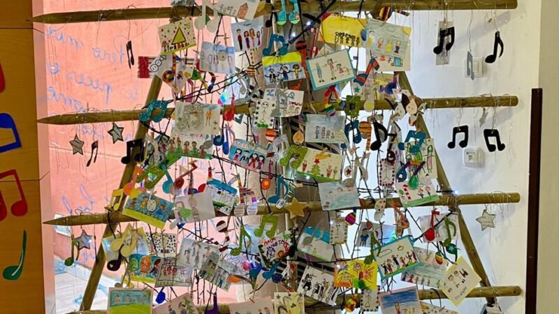 JUNTOS SOMOS LA MÚSICA DE ESTA NAVIDAD.